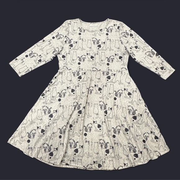 Grey stretch knit dress with whimsical cat print, long sleeves and pockets. - Picture 9 of 9